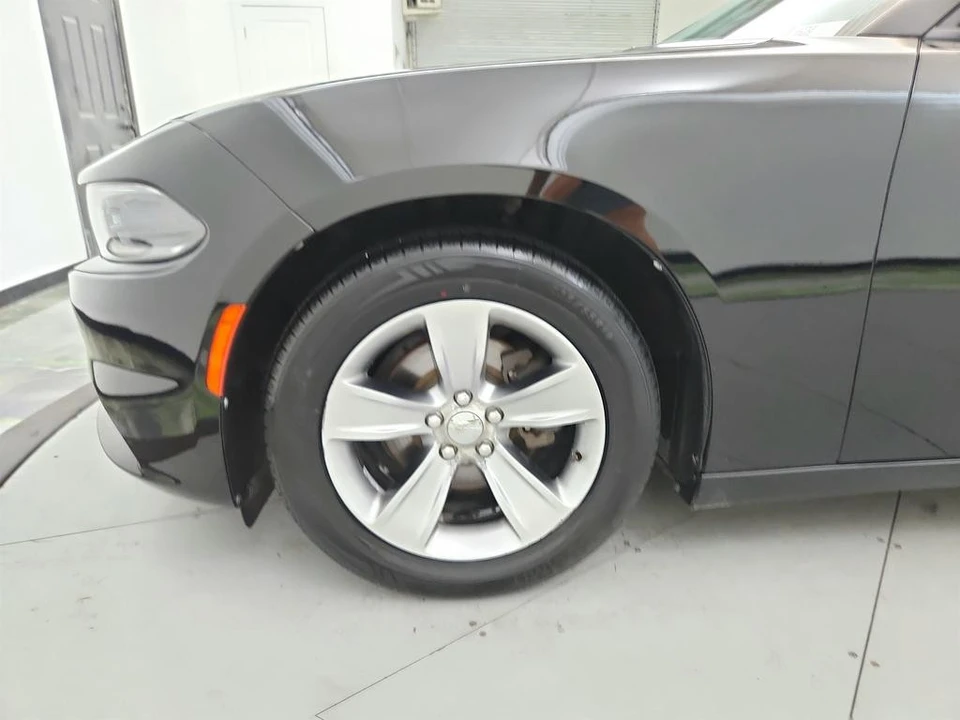 2015 Dodge Charger 7th Gen - Image 26 of 31