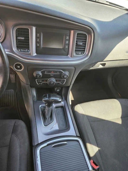 2015 Dodge Charger 7th Gen - Image 14 of 17