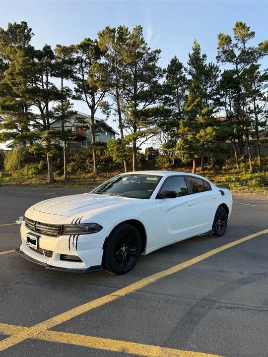 2015 Dodge Charger 7th Gen - Image 2 of 12