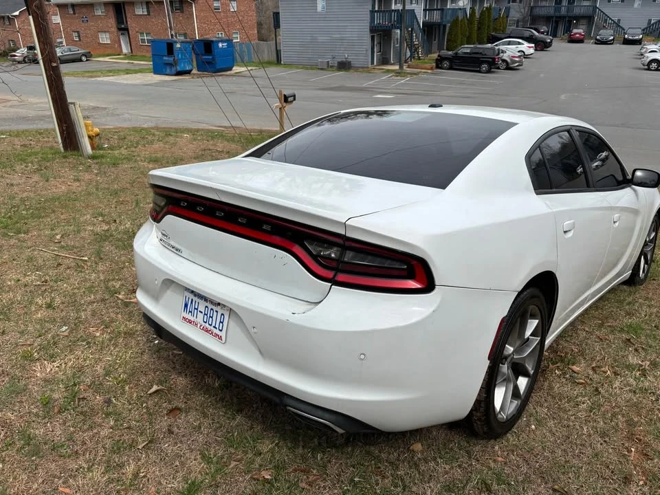 2015 Dodge Charger 7th Gen - Image 9 of 14