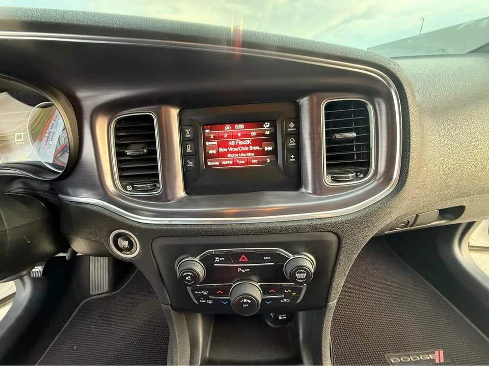 2015 Dodge Charger 7th Gen - Image 16 of 20