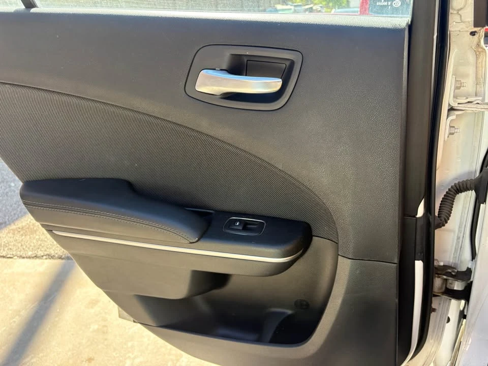 2015 Dodge Charger 7th Gen - Image 10 of 16