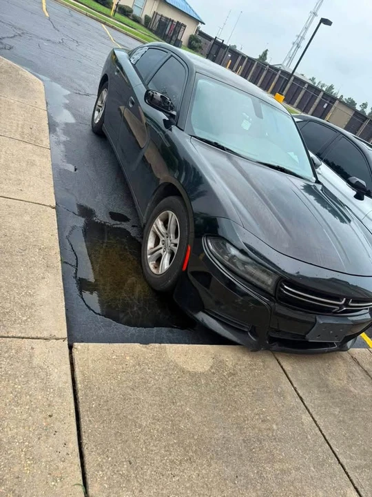 2015 Dodge Charger 7th Gen - Image 2 of 5