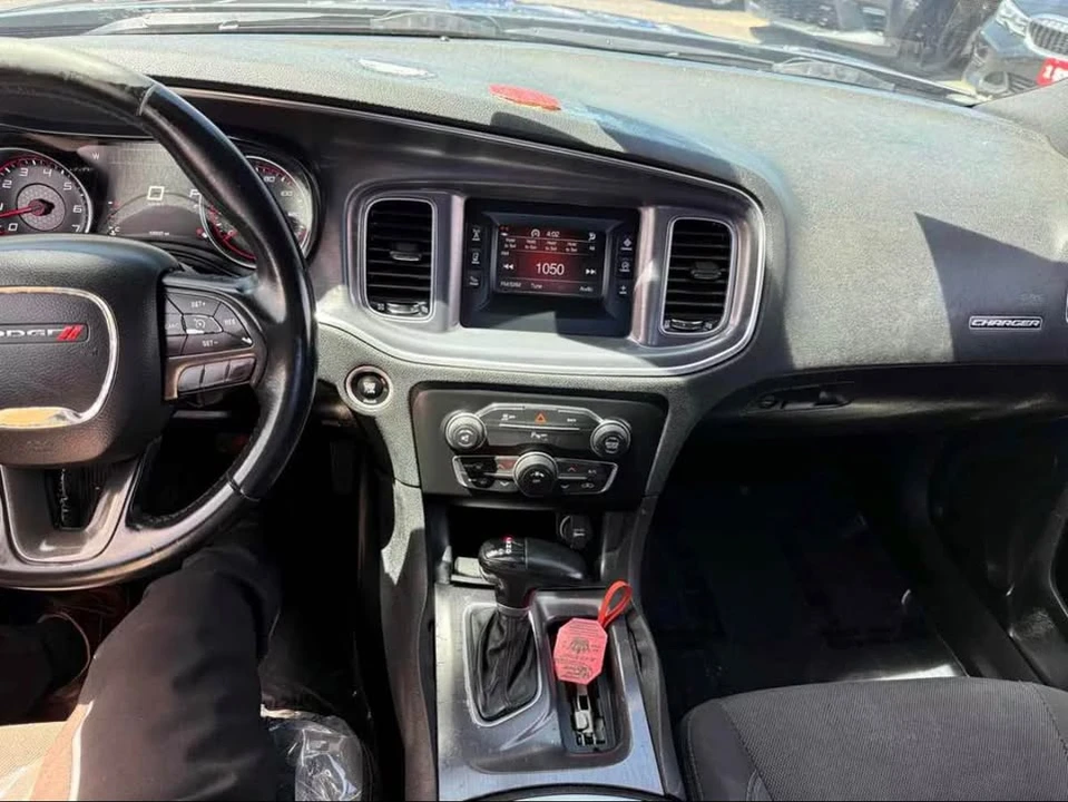 2015 Dodge Charger 7th Gen - Image 9 of 12