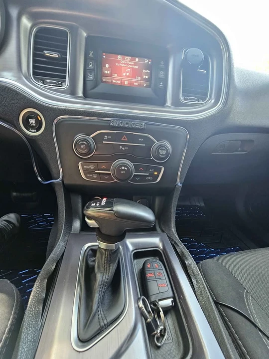2015 Dodge Charger 7th Gen - Image 10 of 11
