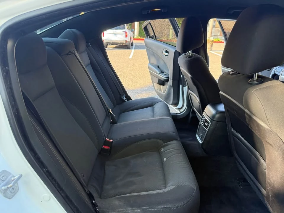 2015 Dodge Charger 7th Gen - Image 10 of 15