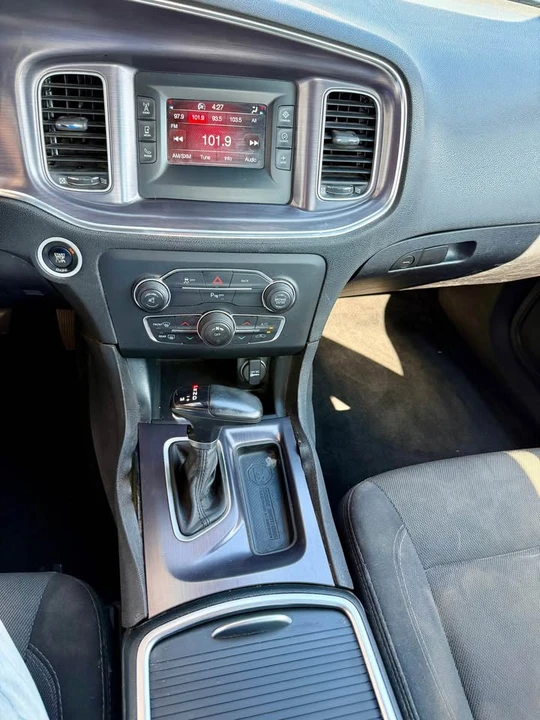 2015 Dodge Charger 7th Gen - Image 10 of 11
