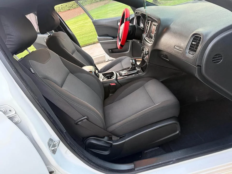 2015 Dodge Charger 7th Gen - Image 16 of 18