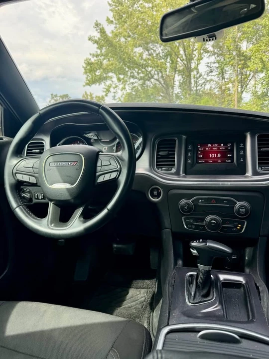 2015 Dodge Charger 7th Gen - Image 10 of 19