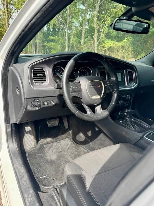 2015 Dodge Charger 7th Gen - Image 12 of 19