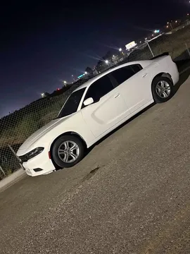 2015 Dodge Charger SE Sedan 4D