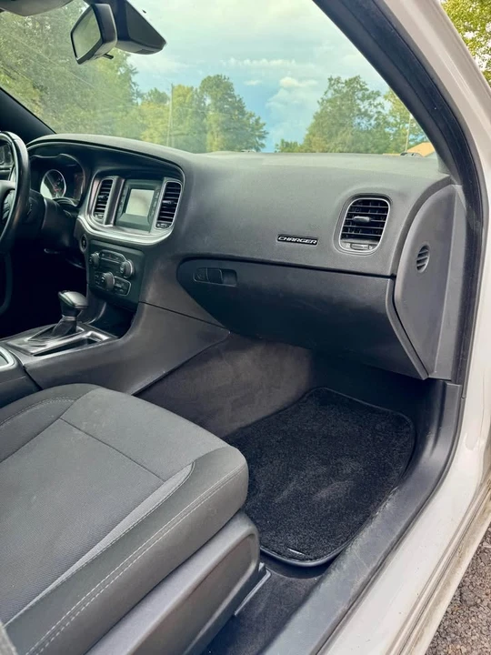 2015 Dodge Charger 7th Gen - Image 15 of 19