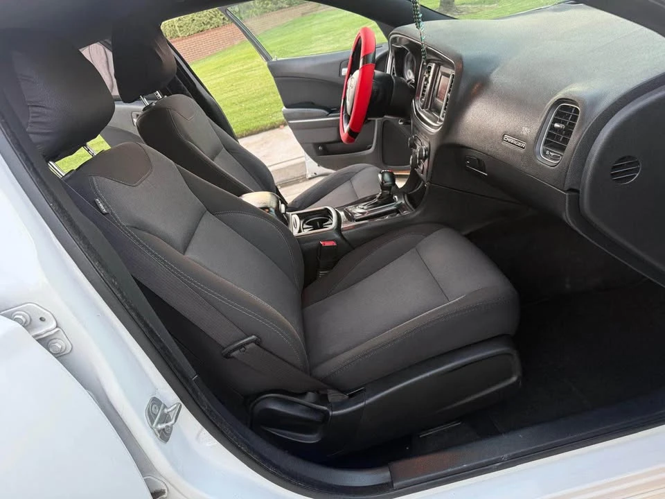 2015 Dodge Charger 7th Gen - Image 14 of 18