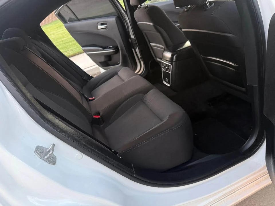 2015 Dodge Charger 7th Gen - Image 17 of 18