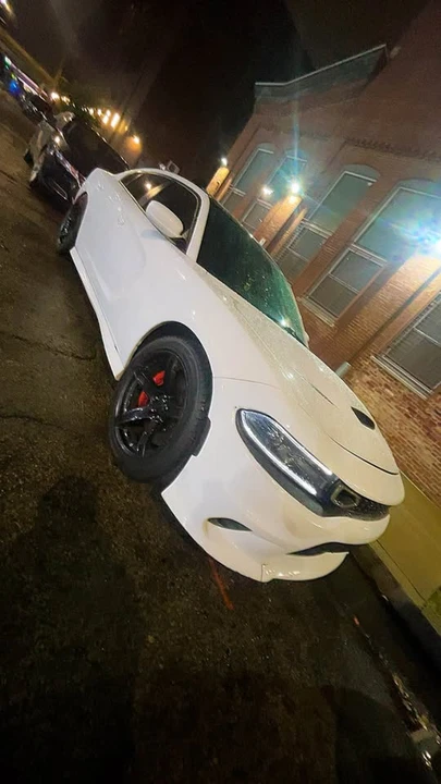 2015 Dodge Charger SRT Hellcat 7th Gen - Image 3 of 6