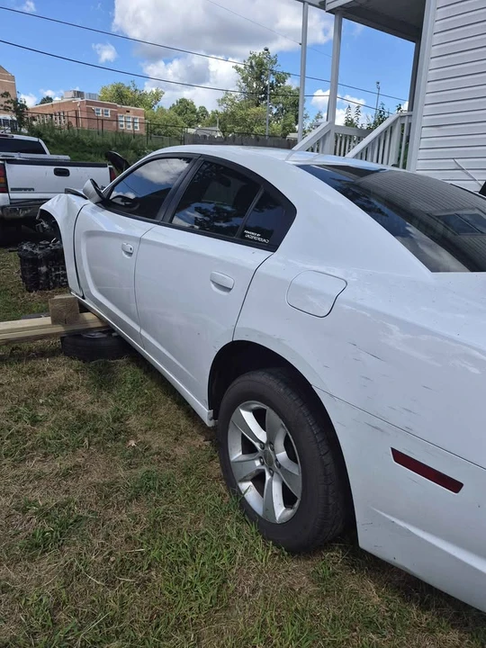 2015 Dodge Charger SRT Hellcat 7th Gen - Image 2 of 4