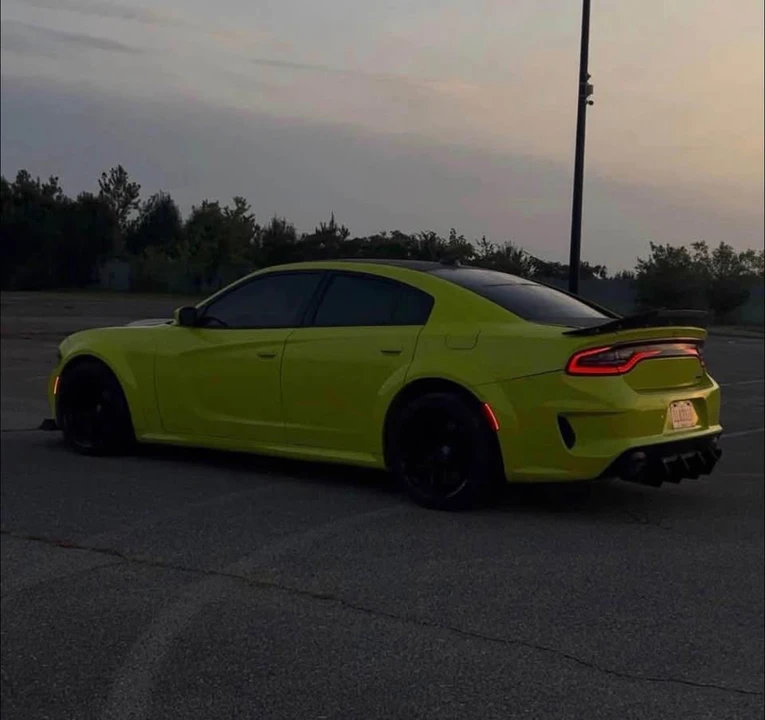 2015 Dodge Charger SRT Hellcat 7th Gen - Image 3 of 7