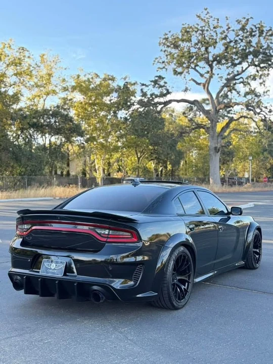 2015 Dodge Charger SRT & 392 7th Gen - Image 4 of 15