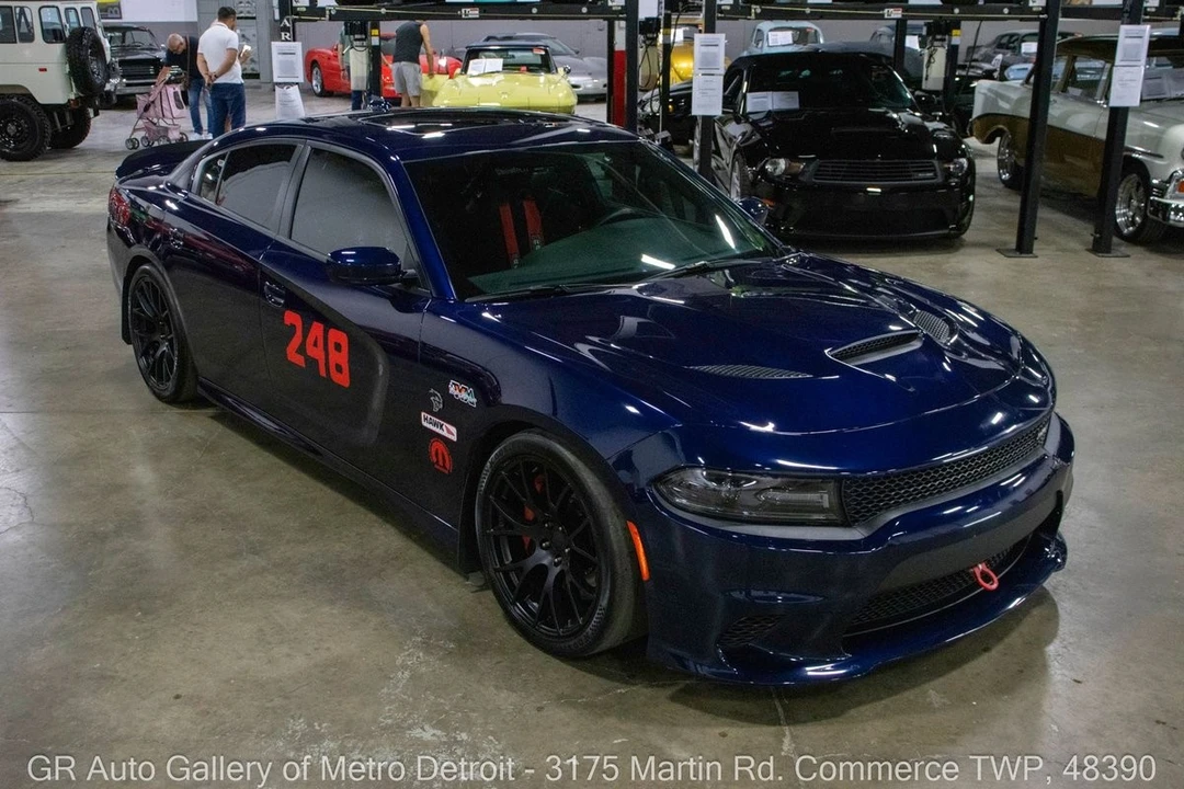 2015 Dodge Charger SRT Hellcat 7th Gen - Image 9 of 31