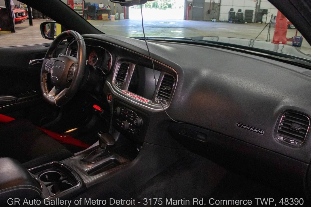 2015 Dodge Charger SRT Hellcat 7th Gen - Image 30 of 31