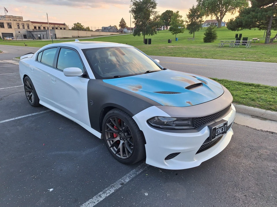 2015 Dodge Charger SRT Hellcat 7th Gen - Image 15 of 31
