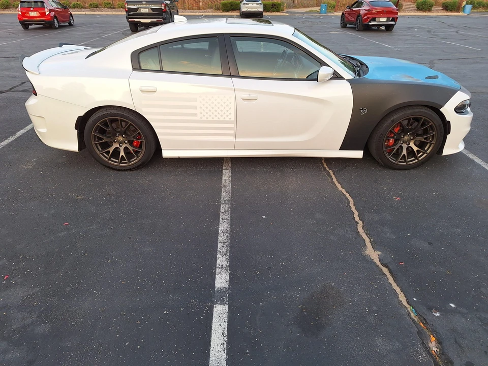 2015 Dodge Charger SRT Hellcat 7th Gen - Image 11 of 31