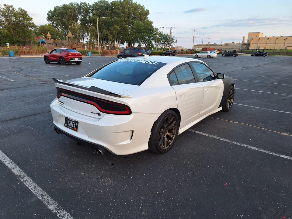 2015 Dodge Charger SRT Hellcat 7th Gen - Image 9 of 31