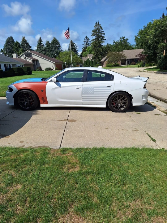 2015 Dodge Charger SRT Hellcat 7th Gen - Image 5 of 31