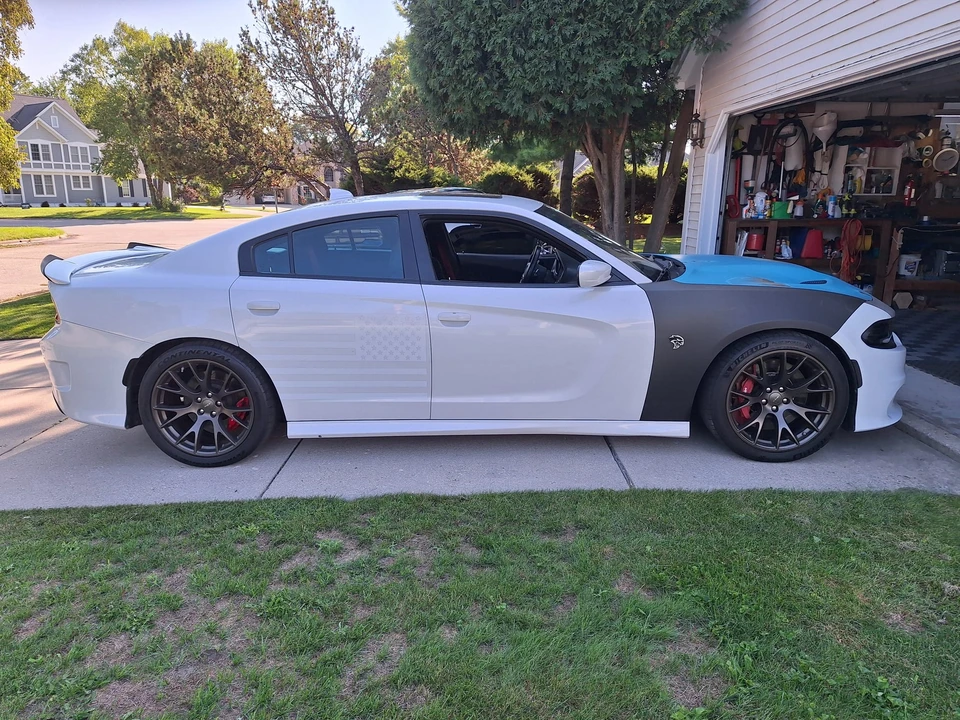 2015 Dodge Charger SRT Hellcat 7th Gen - Image 13 of 31