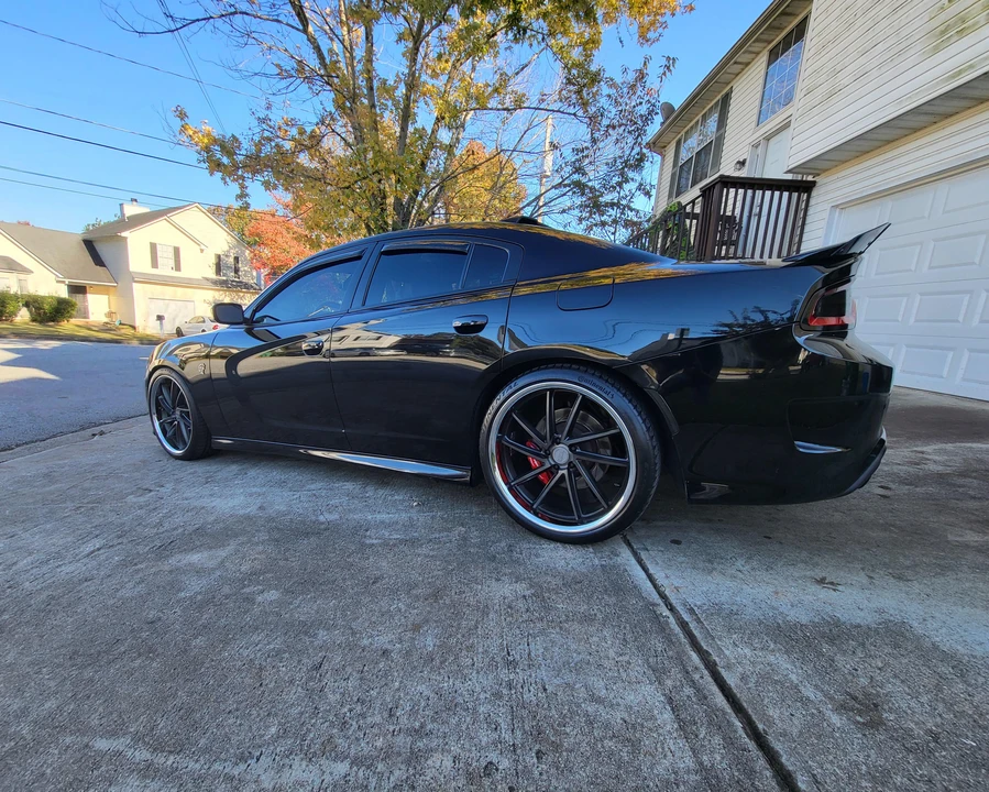 2015 Dodge Charger SRT Hellcat 7th Gen - Image 9 of 31