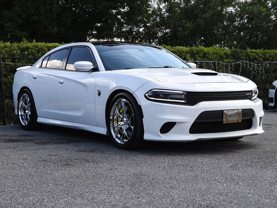 2015 Dodge Charger SRT Hellcat 7th Gen - Image 5 of 13