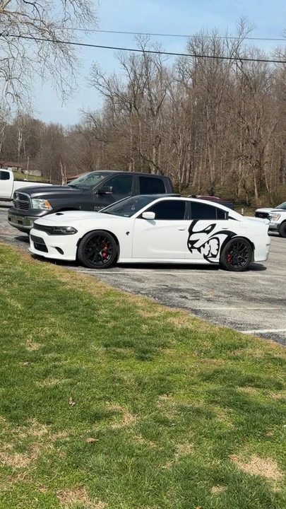 2015 Dodge Charger SRT Hellcat 7th Gen - Image 3 of 10