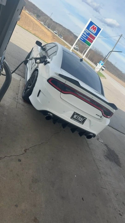 2015 Dodge Charger SRT Hellcat 7th Gen - Image 7 of 10