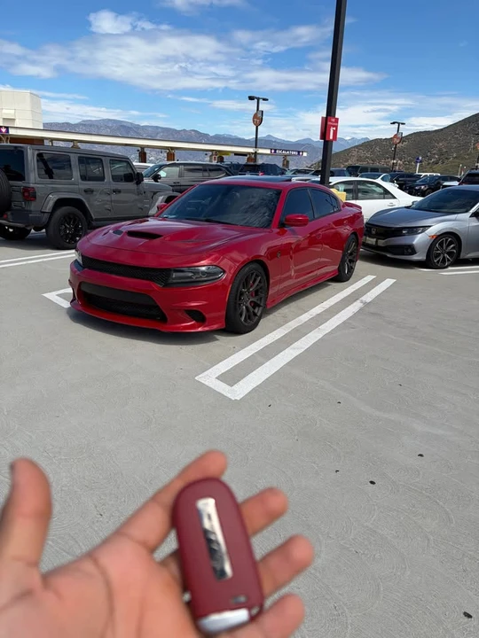 2015 Dodge Charger SRT Hellcat 7th Gen - Image 6 of 9