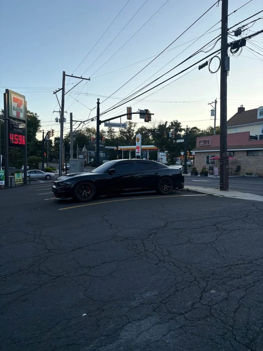 2015 Dodge Charger SRT Hellcat 7th Gen - Image 9 of 18