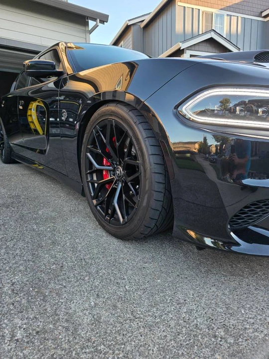 2015 Dodge Charger SRT Hellcat 7th Gen - Image 2 of 11