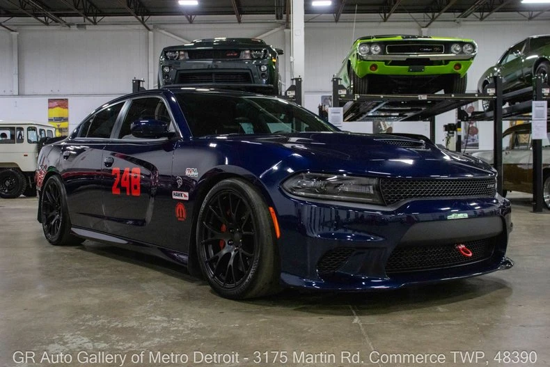 2015 Dodge Charger SRT Hellcat 7th Gen - Image 11 of 31