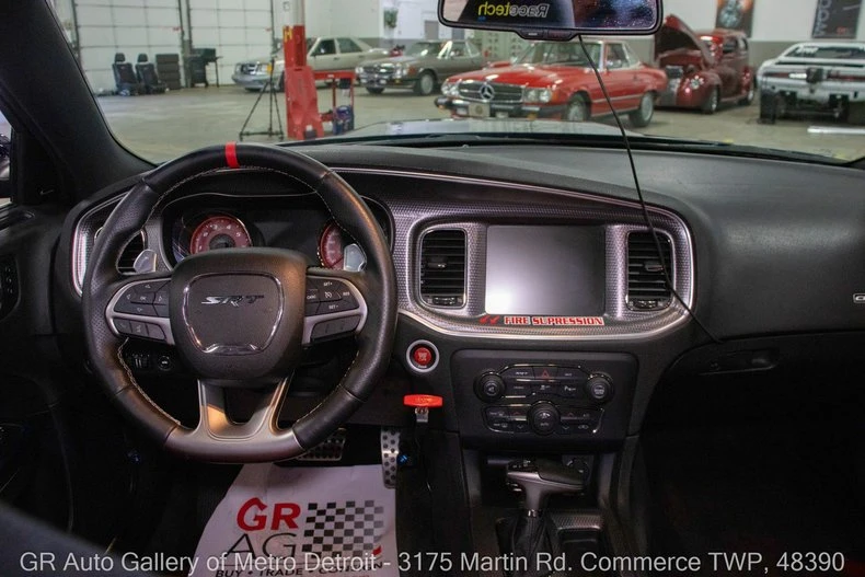 2015 Dodge Charger SRT Hellcat 7th Gen - Image 17 of 31