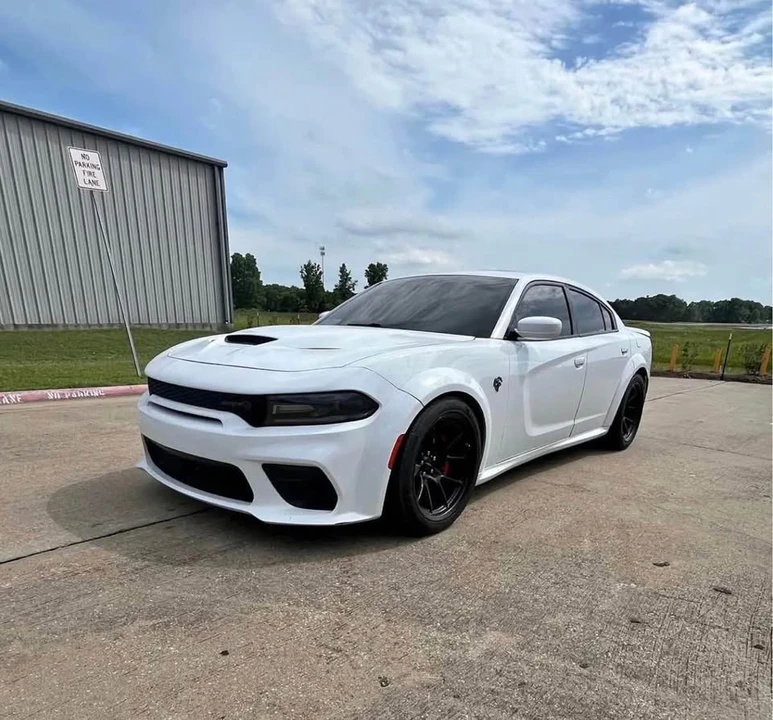 2015 Dodge Charger SRT Hellcat 7th Gen - Image 5 of 11