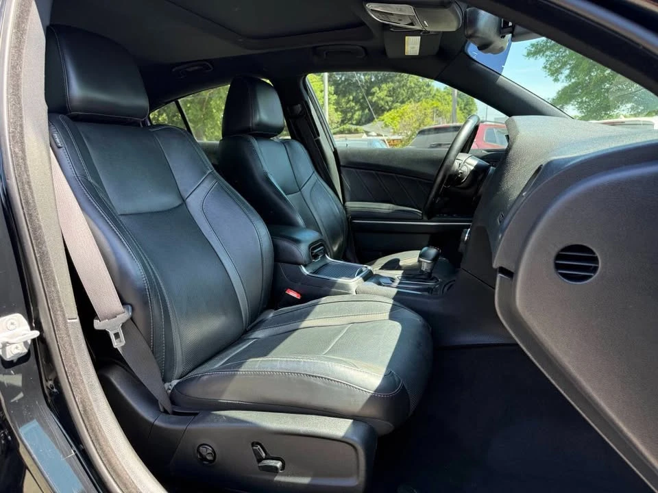 2015 Dodge Charger 7th Gen - Image 13 of 20