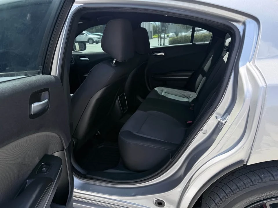 2015 Dodge Charger 7th Gen - Image 9 of 14