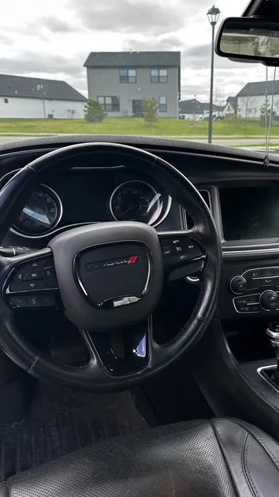 2015 Dodge Charger 7th Gen - Image 5 of 8