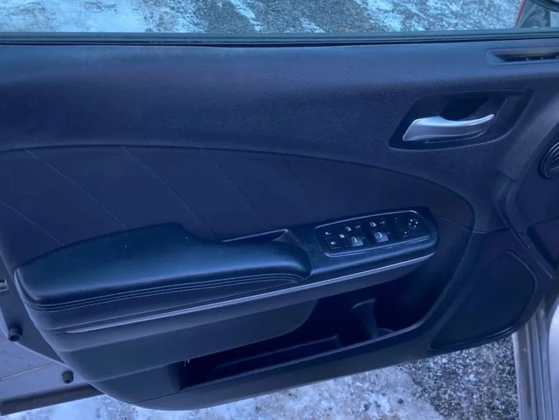 2015 Dodge Charger 7th Gen - Image 11 of 12