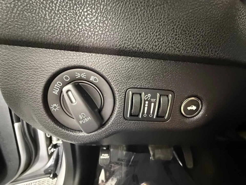 2015 Dodge Charger 7th Gen - Image 18 of 21