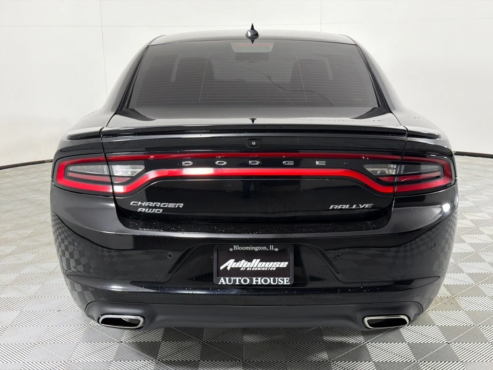 2015 Dodge Charger 7th Gen - Image 5 of 12