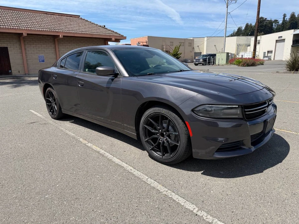 2015 Dodge Charger 7th Gen - Image 4 of 11