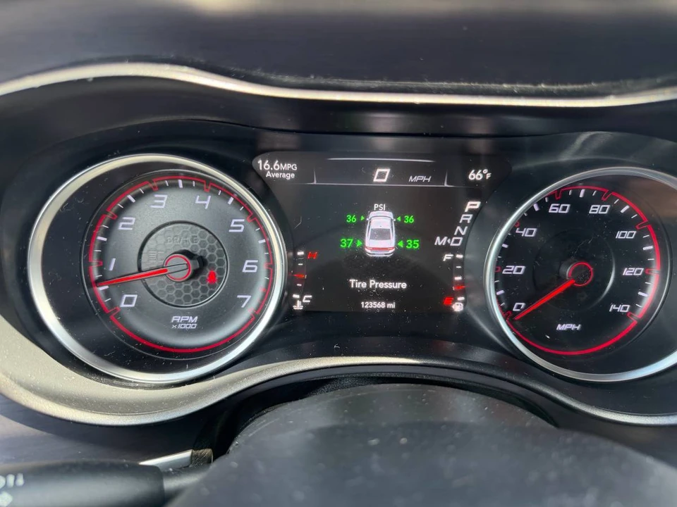 2015 Dodge Charger 7th Gen - Image 10 of 11