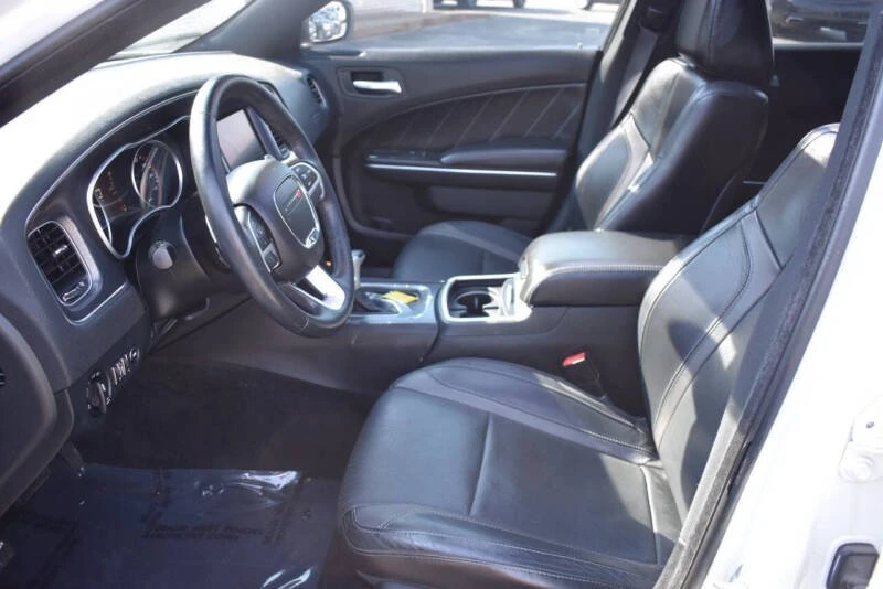 2015 Dodge Charger 7th Gen - Image 6 of 10