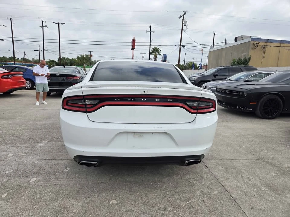 2015 Dodge Charger 7th Gen - Image 4 of 9