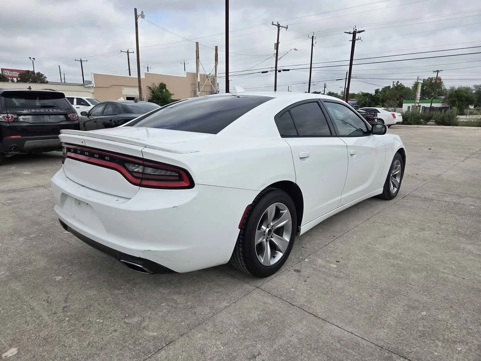 2015 Dodge Charger 7th Gen - Image 5 of 9
